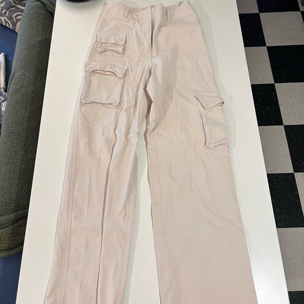 Aritzia Picture Cargo Pants in Cream